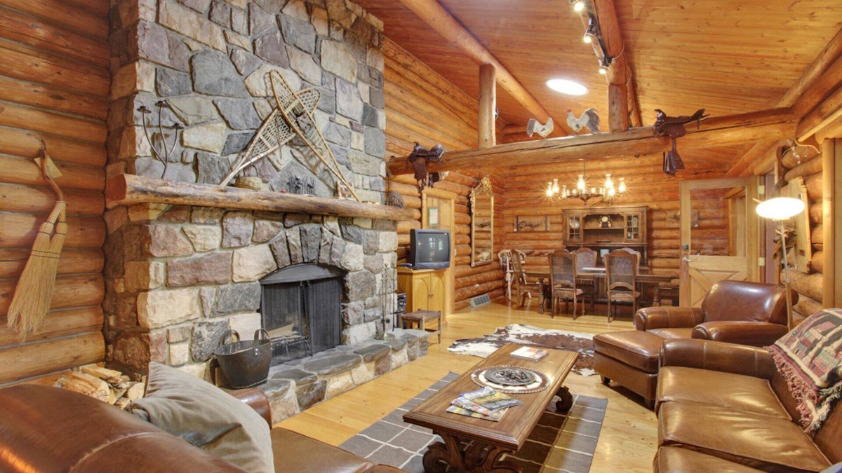 Calgary Cabin | Folk Tree Lodge - A unique log cabin getaway