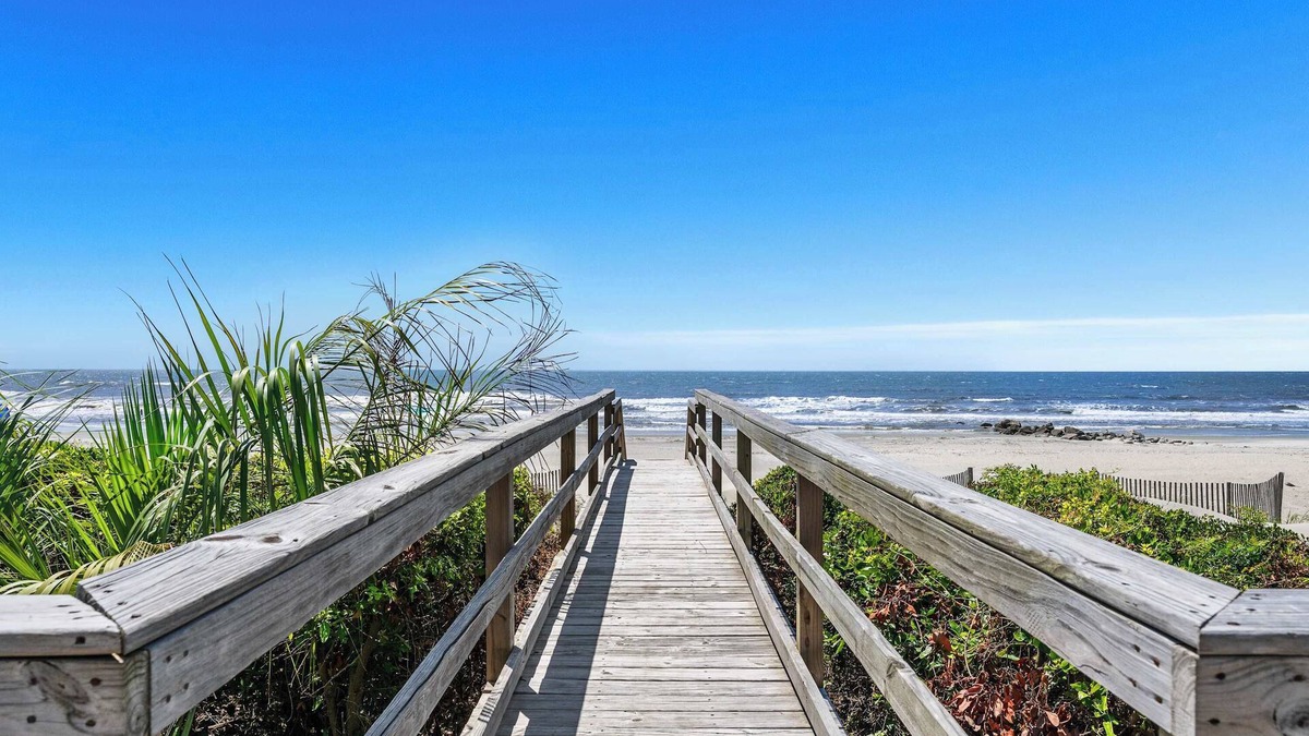 Folly Beach House | Folly Beach Front Escape - Newly Renovated!
