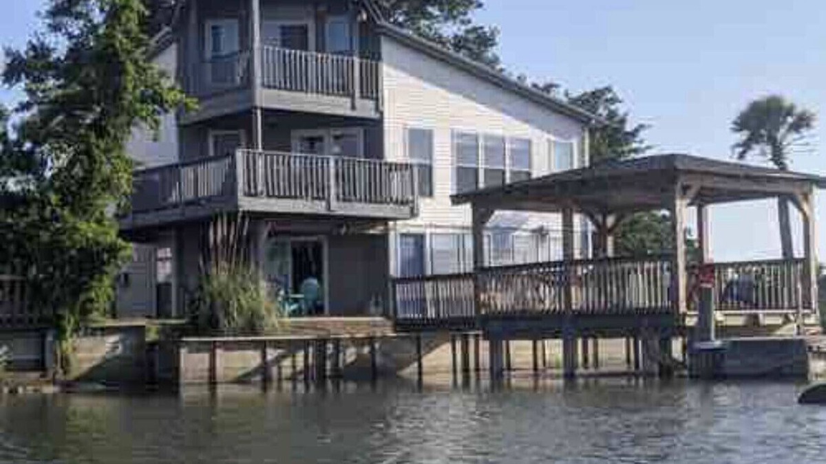 Charleston Apartment | Folly Beach Riverfront Apt with NEW Gazebo Dock, boat ramp, kayaks and bikes!