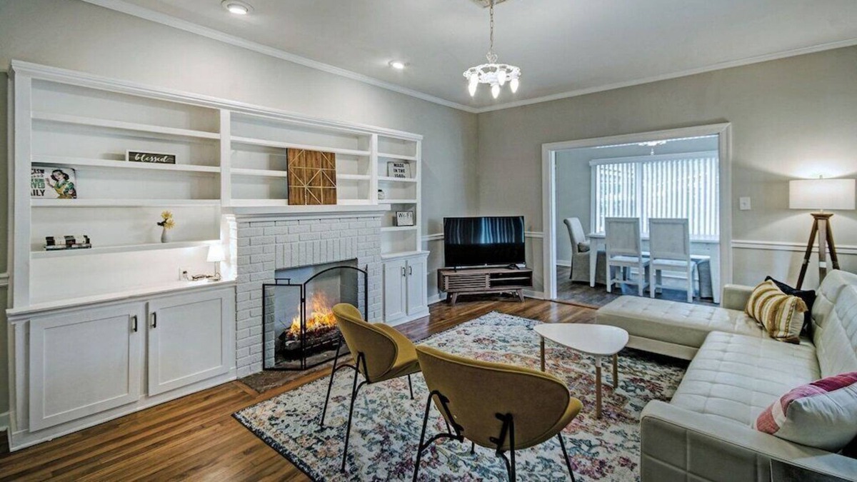 Fondren House | Fondren N. Neighborhood | Location Near Hospitals
