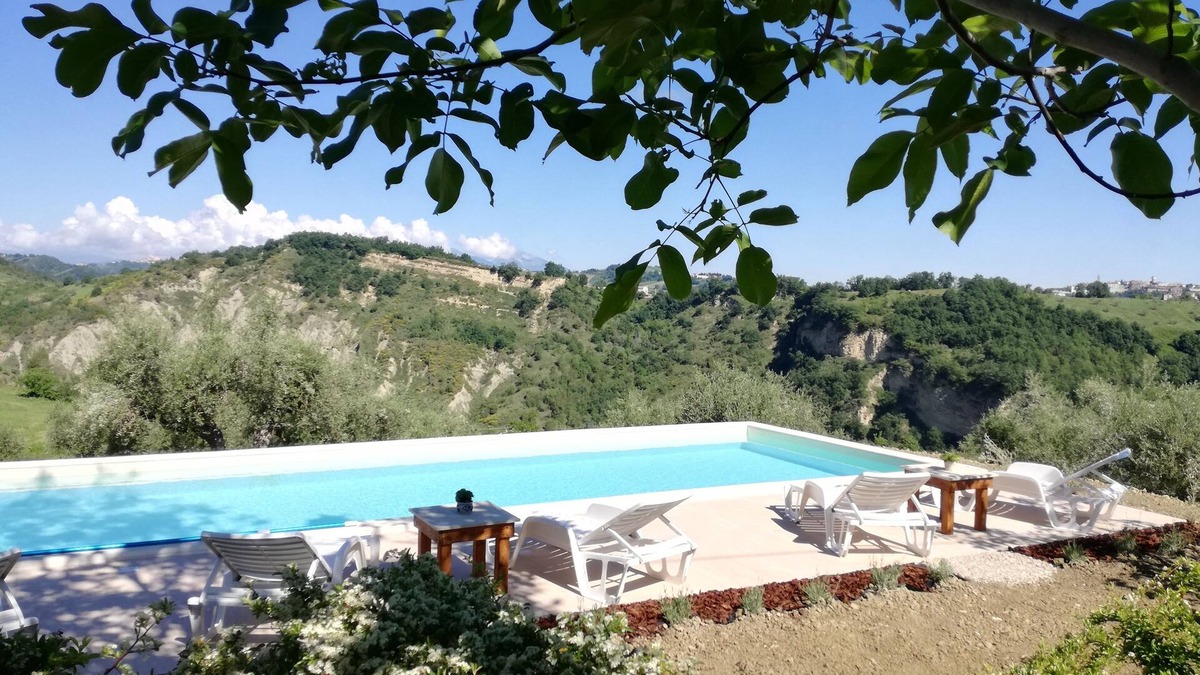 Montefino Apartment | Fonte Pecorale "il Pozzo" oasis of rest and relaxation "and heated pool
