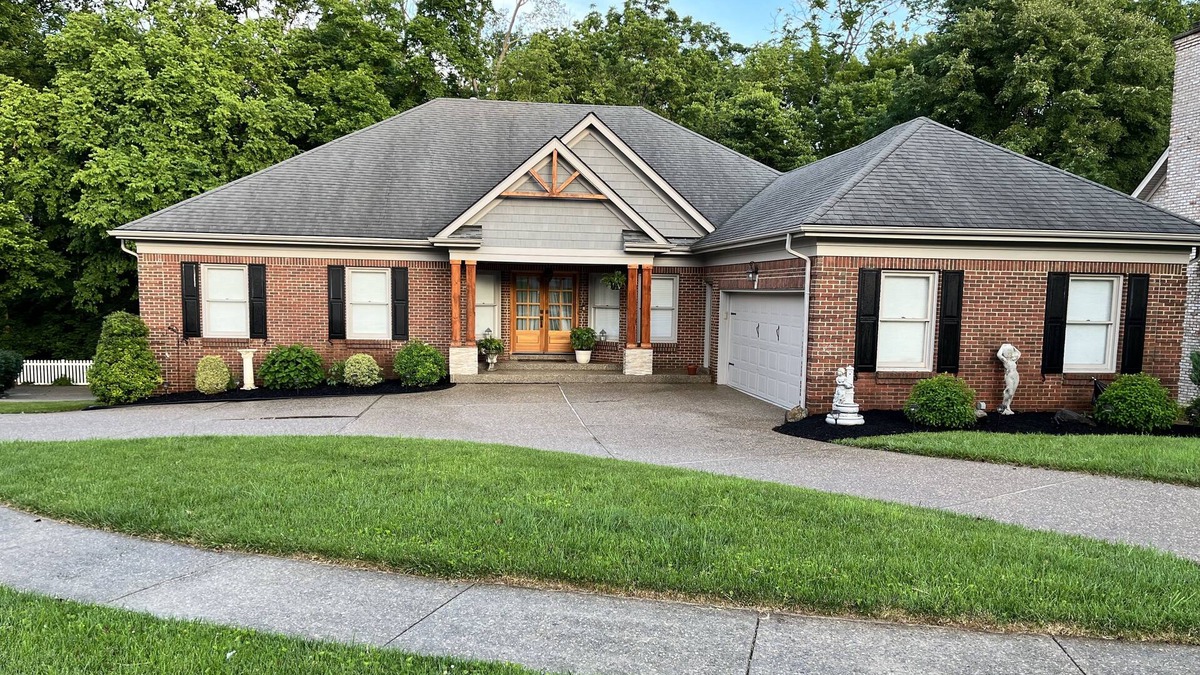 Buechel House | FOOD PACKAGE attached to this booking by Master Chef. Kentucky Derby & PGA 2024