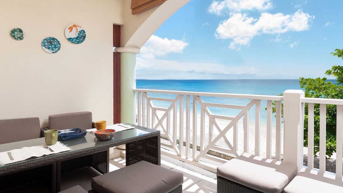 Douglas Condo | Footprints Whitesands G3