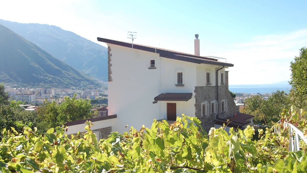Casola di Napoli Villa | For 6 people Monticelli-Mansion