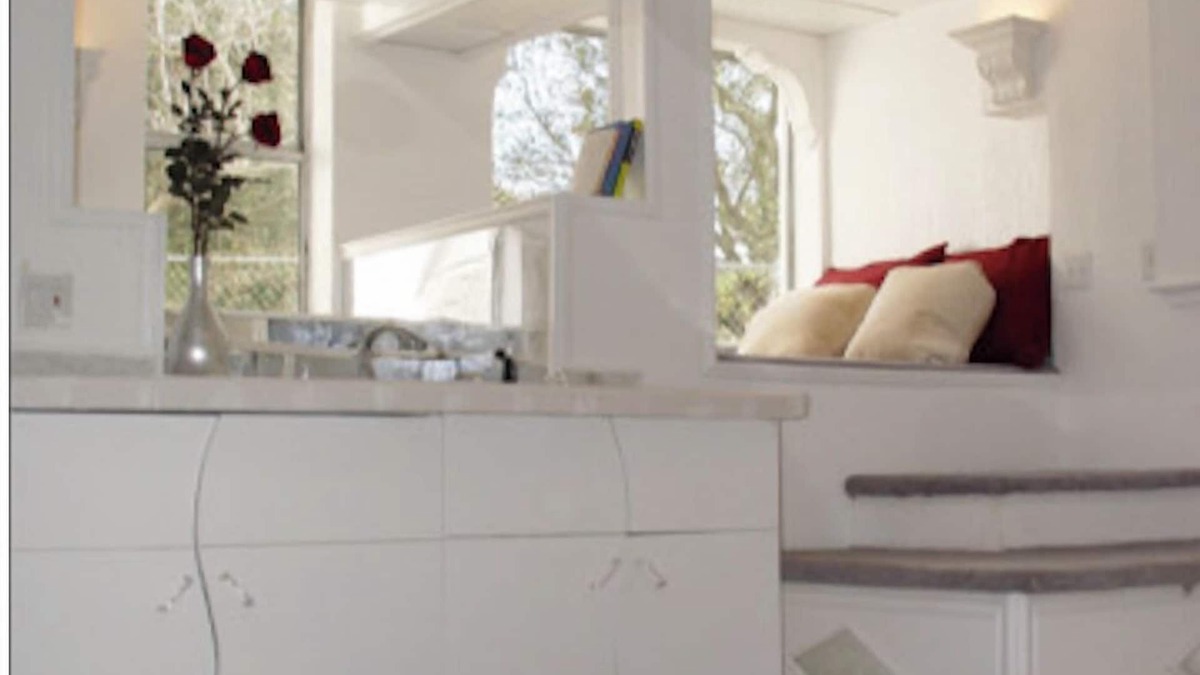 Mill Valley House | FOR ROMANTICS AND ARTISTS! So peaceful at night, you can hear the stars!