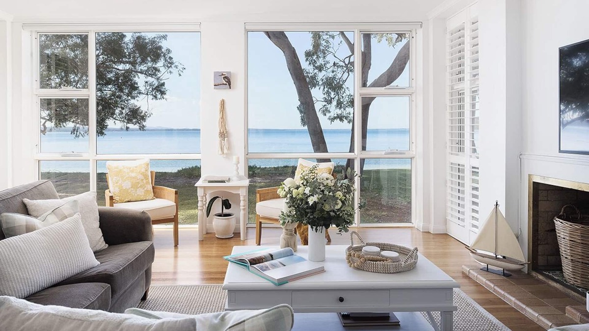 Salamander Bay House | Foreshore Beach House - Stunning waterfront home
