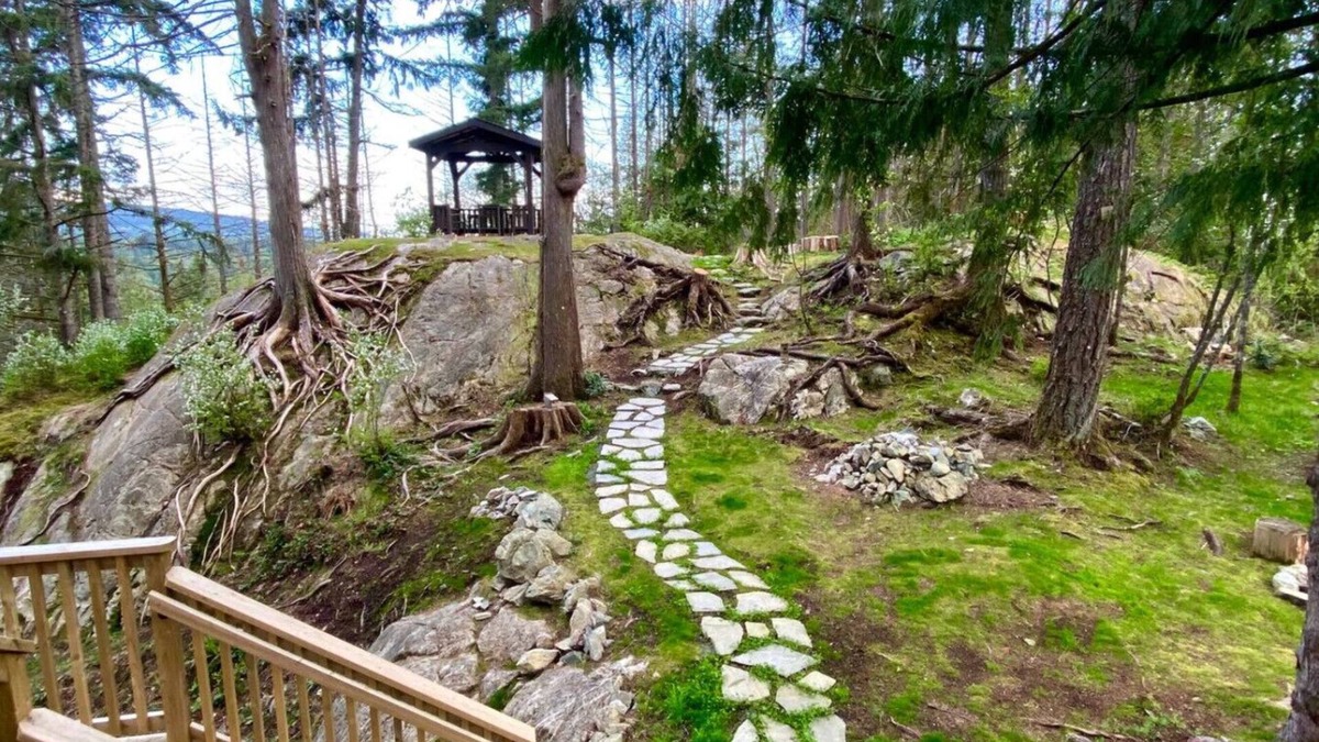 Maple Ridge House | Forest A/C Retreat: Unique, Peaceful, and Comfort