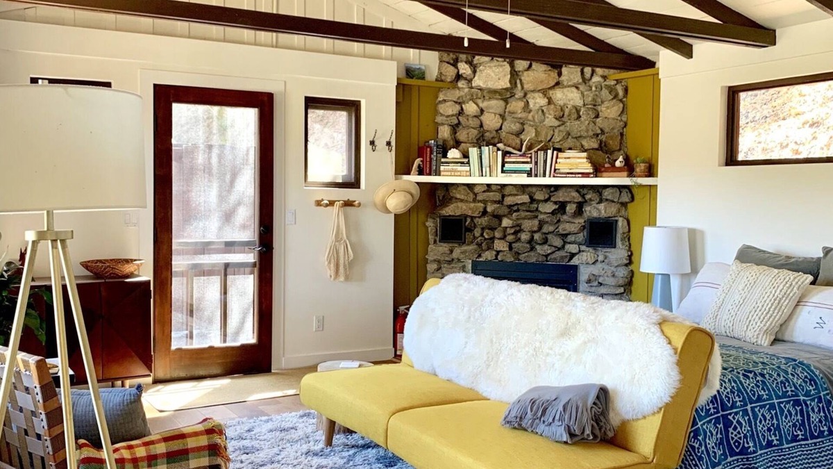 Carmel Cabin | Forest Cabin nestled in oak sanctuary between Valley Village and Carmel Beach