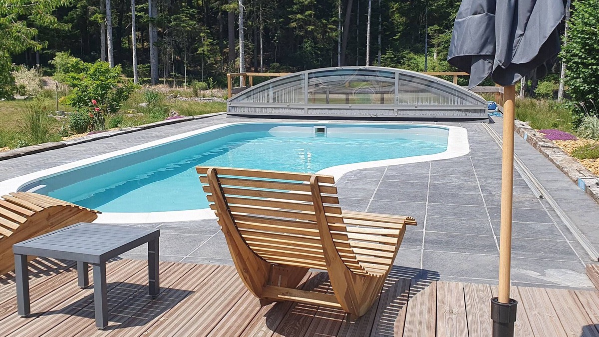 Saint-Remy Apartment | Forest duplex with pool and Wi-Fi