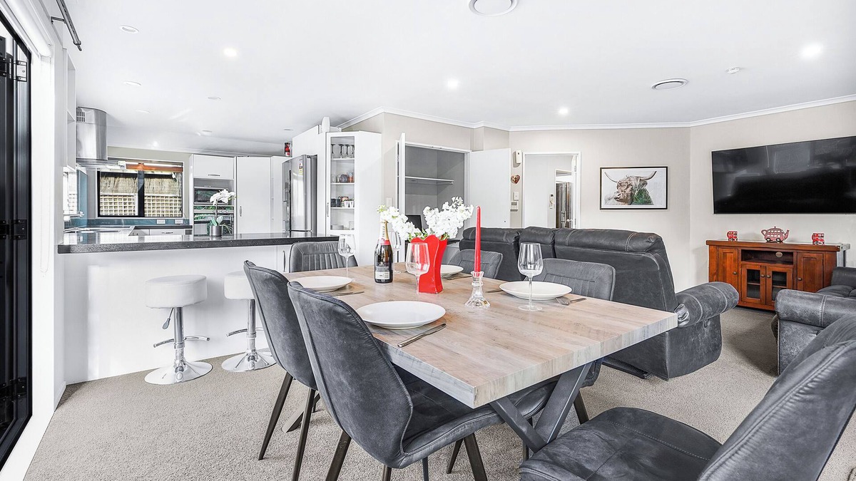 Hamilton House | Forest Haven - Hamilton Holiday Home