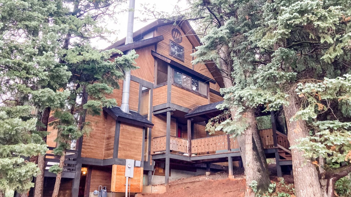 Summit Park Cabin | Forest Hideaway, 1 Min from Woodward, Sleeps 10