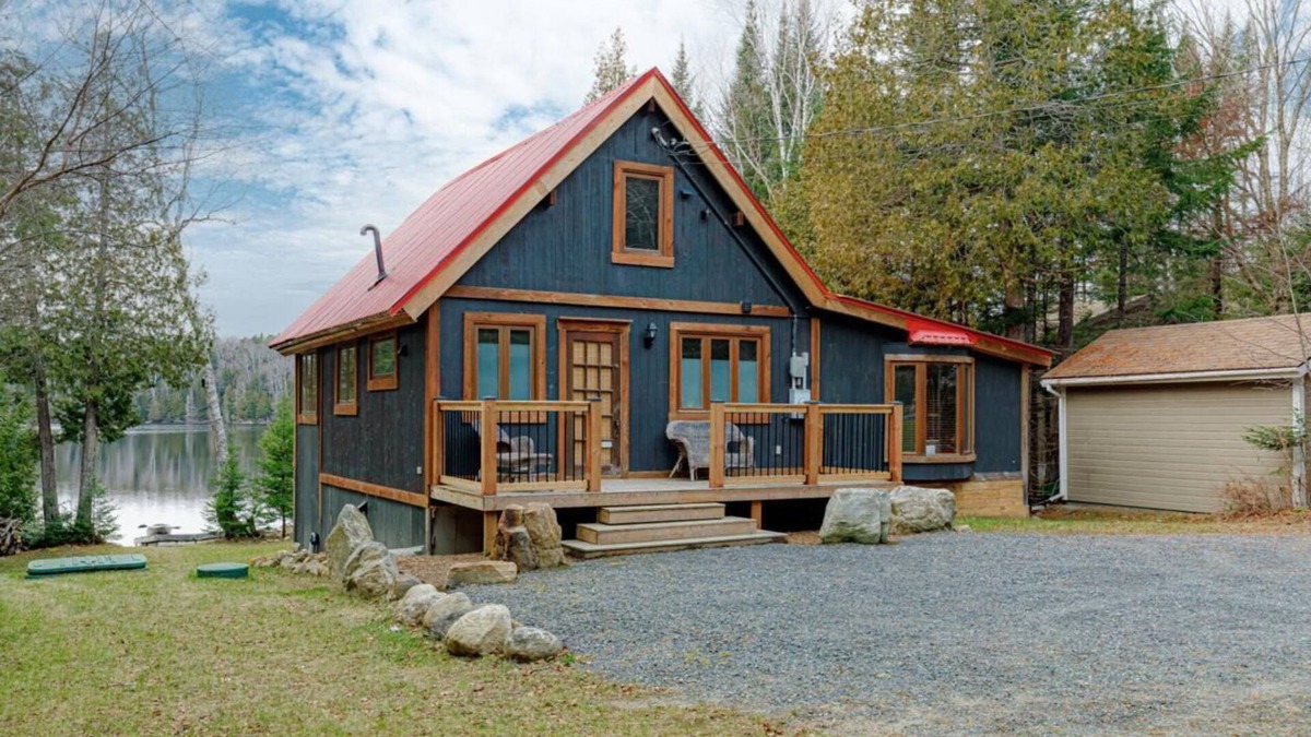 Nominingue Ski Chalet | Forest & kayak family cottage