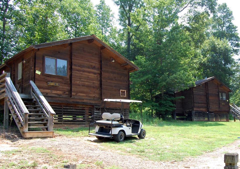 Advance Resort | Forest Lake Camping Resort Cabin 18