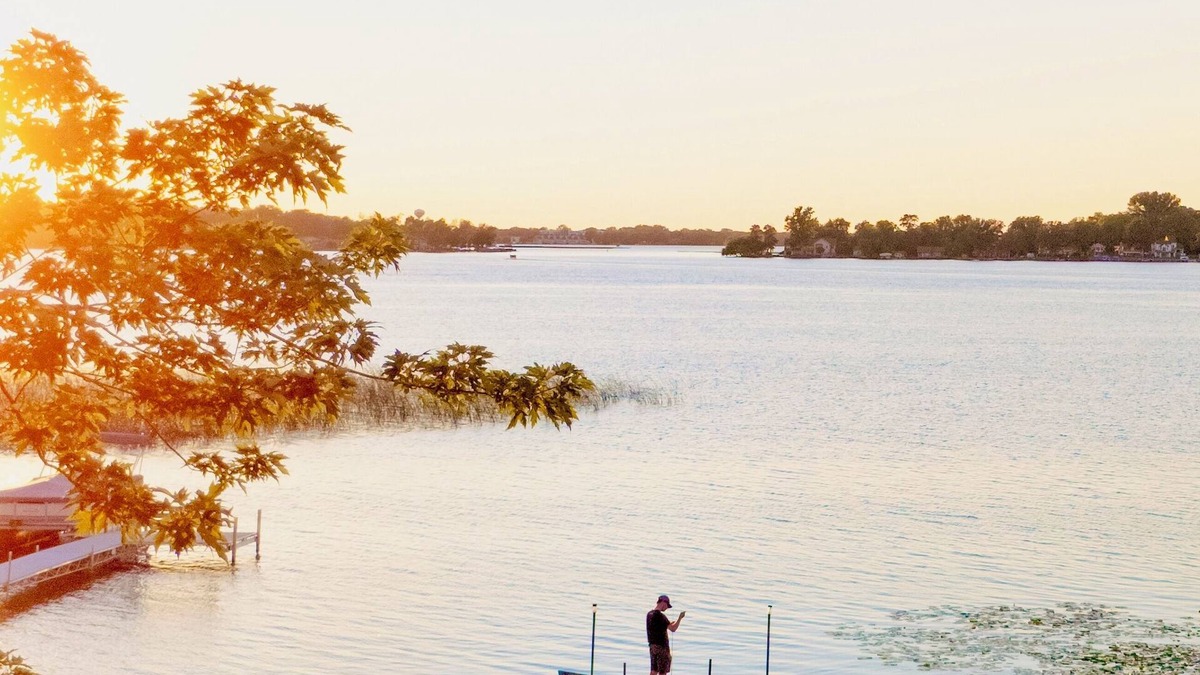 Forest Lake House | Forest Leaf Lake House, 30 mins from Twin Cities