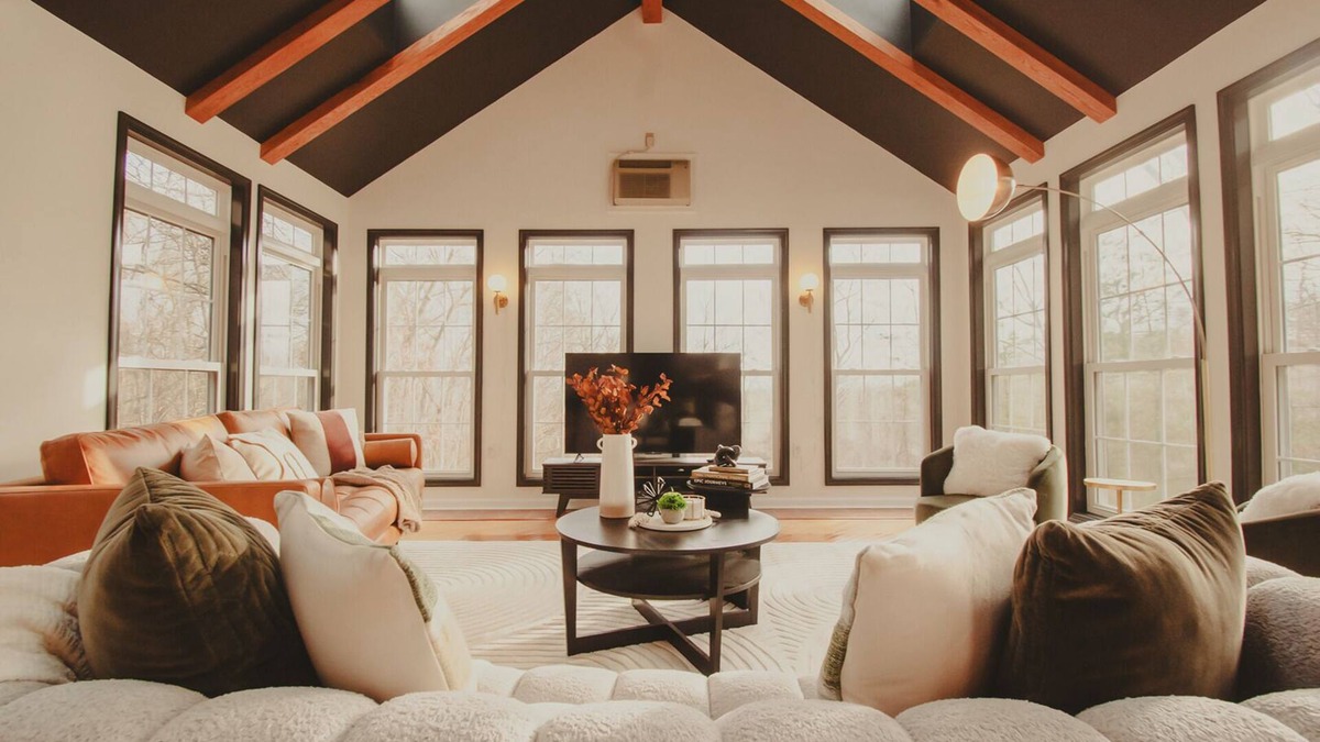 Luray House | Forest Retreat Hot Tub Views Dogs Coffee Bar