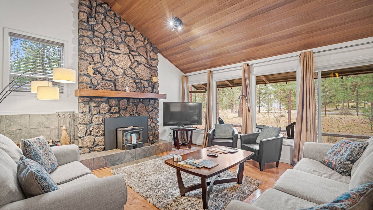 Sunriver House | Forest Retreat with A/C, Hot Tub & Bike Path Access