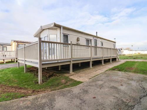 Cayton Bay House | Forest Star
