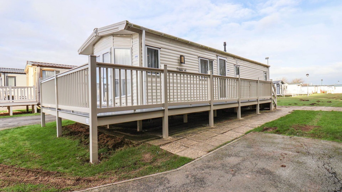 Cayton Bay Cottage | FOREST STAR, pet friendly, country holiday cottage in Cayton