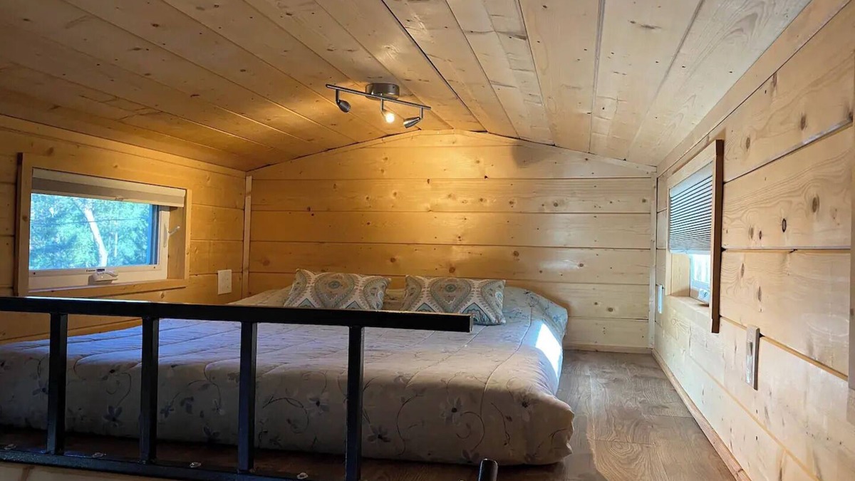 Cedar Ridge Apartment | Forest Tiny House - High-End Glampingnn