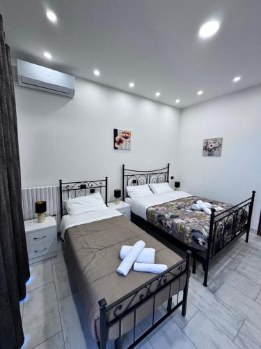 Chiari Hotel | Foresteria La Stazione Pizza, Kebab & Byrek di Hoxha Alma