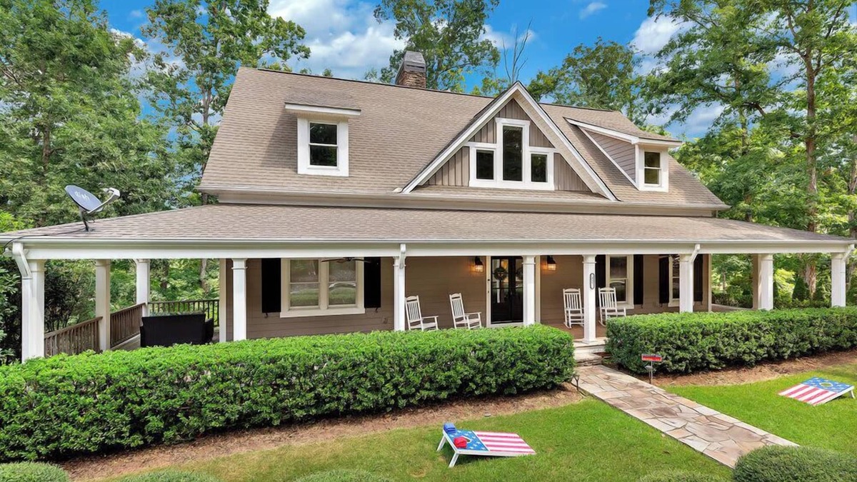 West Union House | Foreststone Fabulous Lake Keowee Waterfront Home