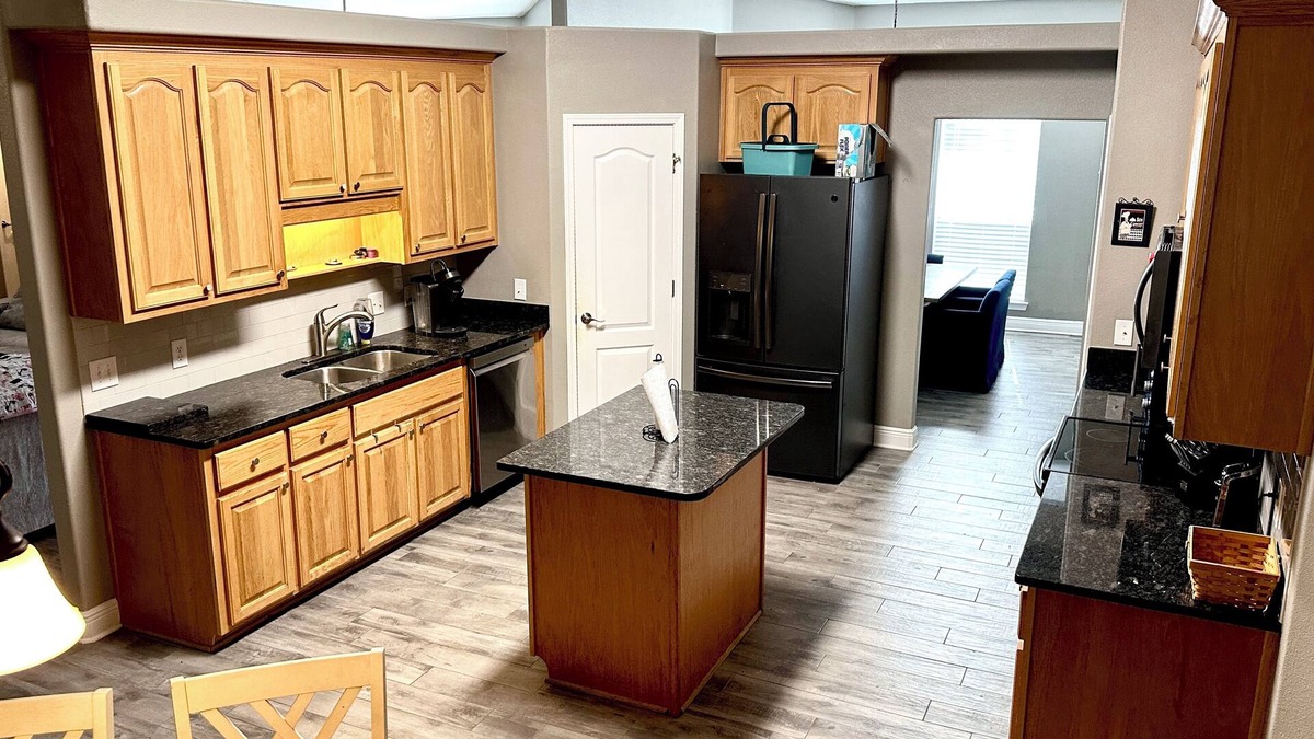 Milton House | Forget your worries in this spacious and serene space with a beautiful lake view