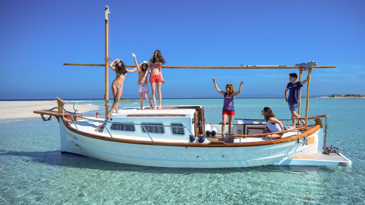 La Savina Boat Rental | Formentera DAY&NIGHT BOAT