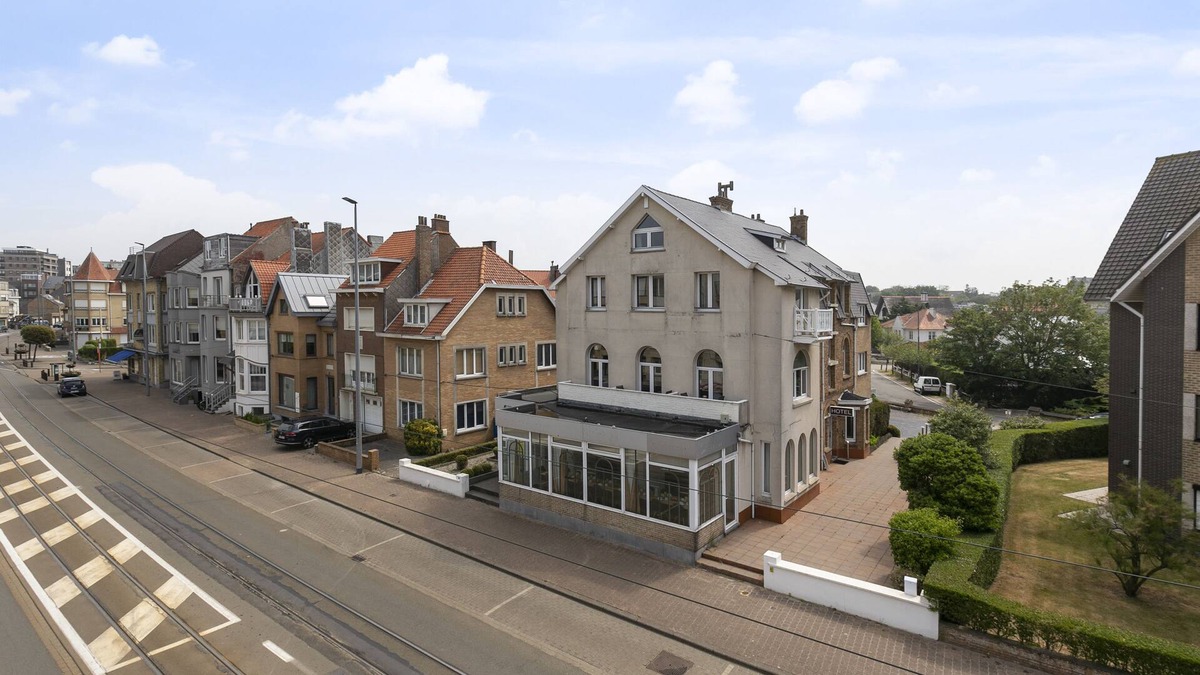 De Panne Villa | Former family hotel near the sea!