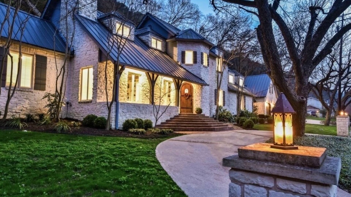 Rivercrest House | ⭐️Formula 1 -Luxury Lake Austin: Pool, Hot Tub, Chef, Waterfront Dock⭐️