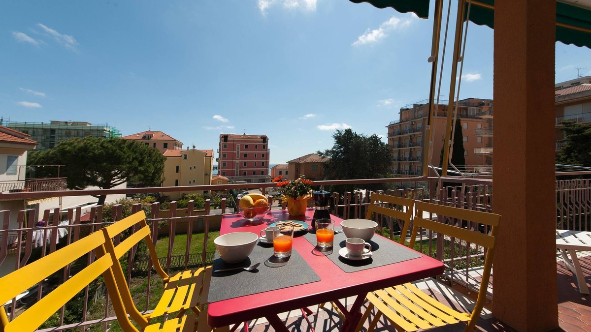 Pietra Ligure Apartment | Fornaci 11 - 2-4 people 100 meters from the sea