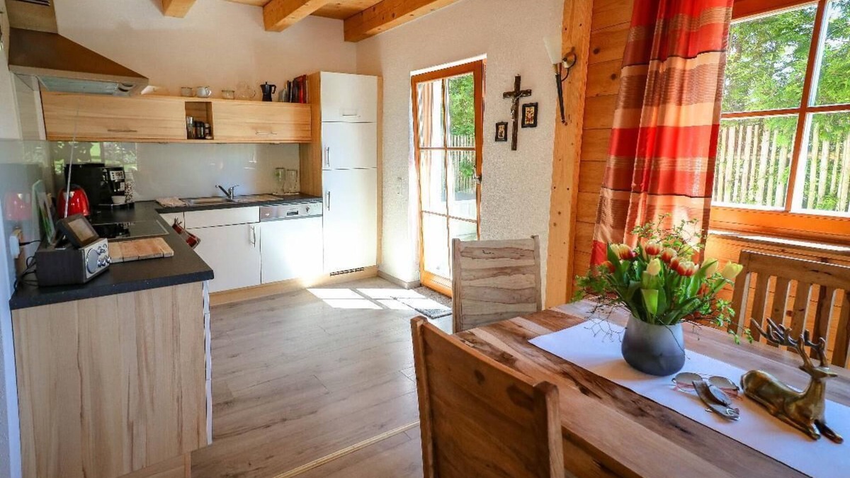 Arnetsried Apartment | Forsthaus Chalet - Luxus Chalet mit Eigenem Whirlpool auf der Terrasse