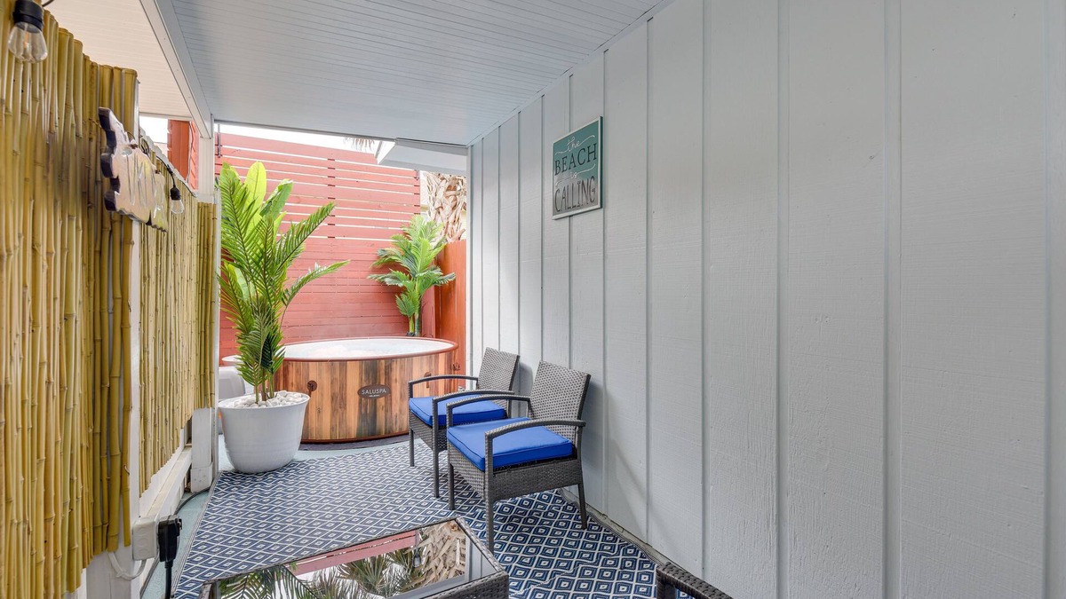 Ocean City House | Fort Walton Beach Cottage w/Hot Tub & Patio!