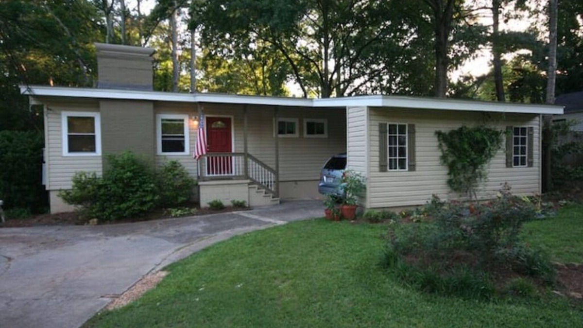 Crestline Heights House | Found on Quiet Cul-de-sac, 10 mins from the airport & downtown