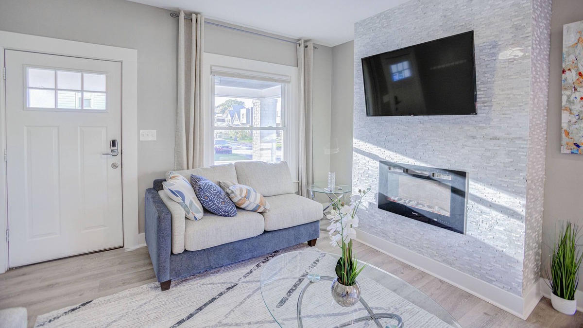 Indianapolis House | Fountain Gem: Your Urban Oasis