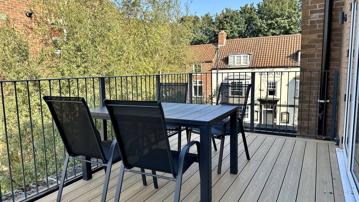 Bootham Apartment | Fountains Court sleeps 21