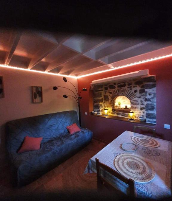 Torce-Viviers- en-Charnie Apartment | Four à pain