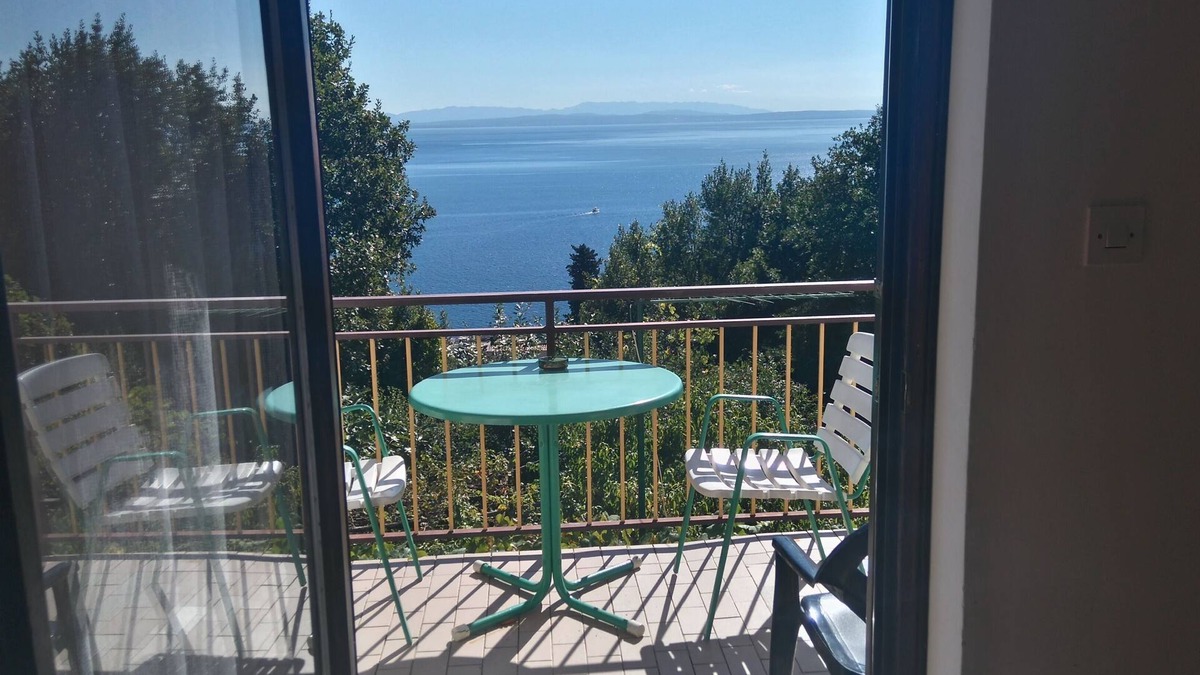 Icici Apartment | Four-bedroom apartment with terrace and sea view Ičići, Opatija (A-7763-b)