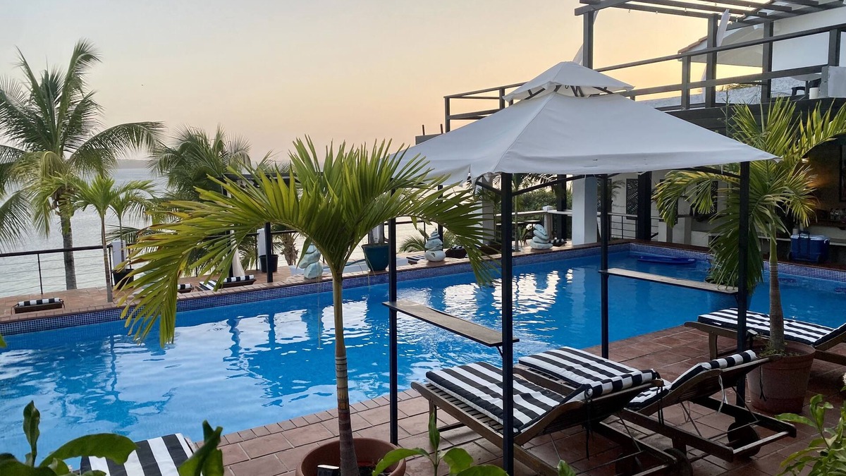 Contadora Island Villa | Four Bedroom Beachfront Villa with Direct Beach Access
