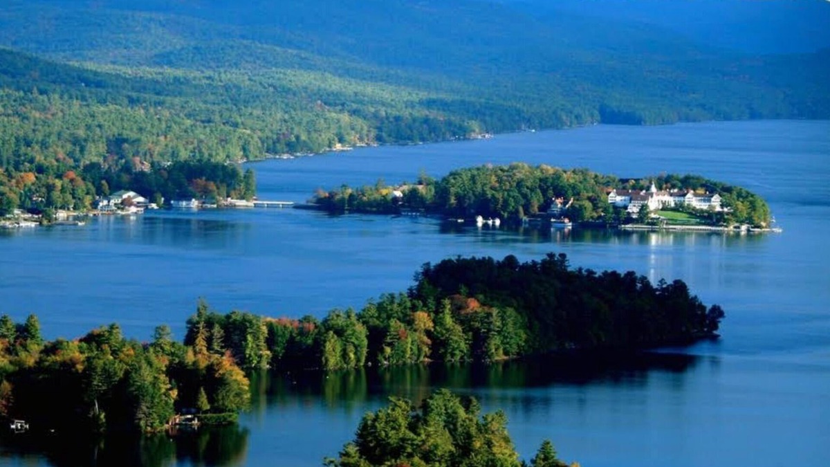 Lake George House | Four Bedroom Bungalow on Lake George with private beach.