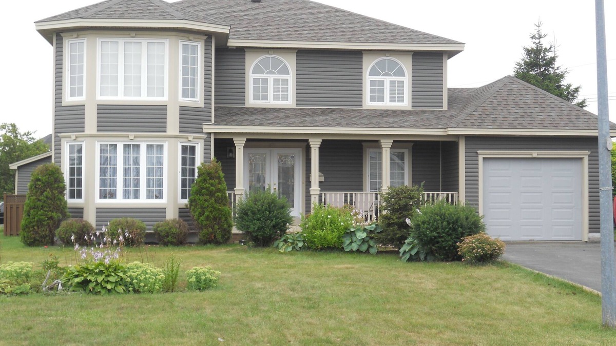 Mount Pearl House | Four Bedroom Executive Home in the Historic St. John's Area!
