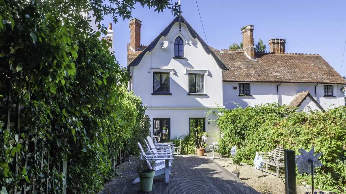 Bembridge House | Four Bedroom Holiday House Bembridge - 200 Yards From Beach - Good Reviews.
