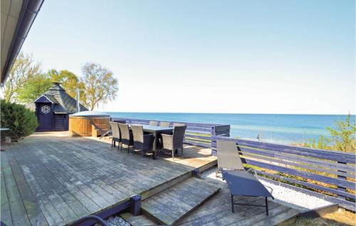 Strøby Ladeplads House | Four-Bedroom Holiday Home In Stroby