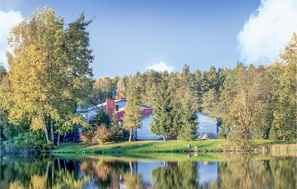 gmina Sianow House | Four-Bedroom Holiday Home In Sianow