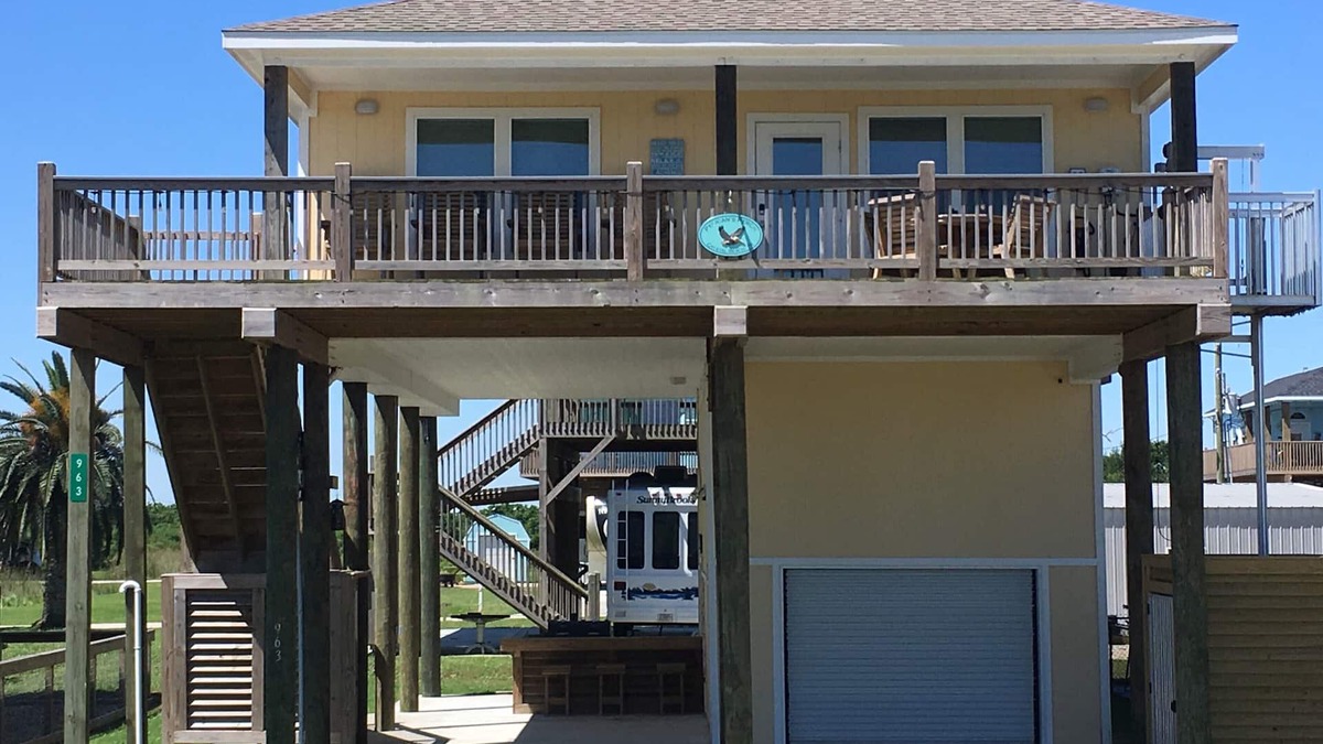 Crystal Beach House | Four bedrooms l Cargo Lift l Walk to Beach l Near Margaritaville Resort