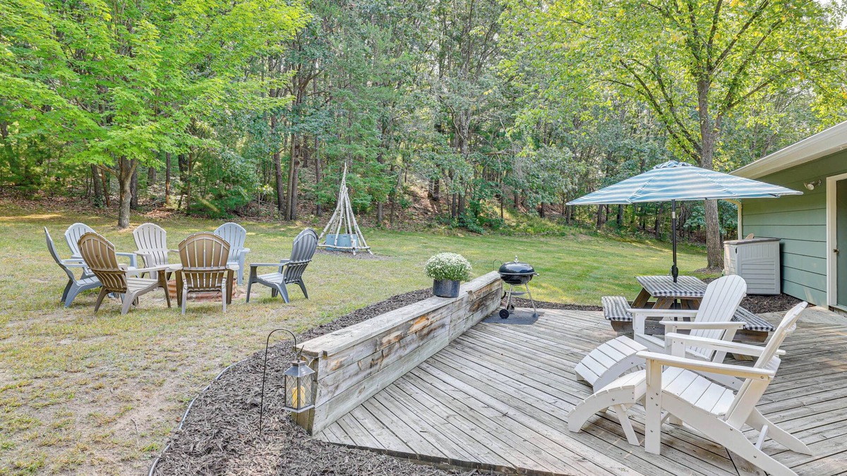 Black River Falls House | Four-Season Home on Scenic Bluff Country Acreage!