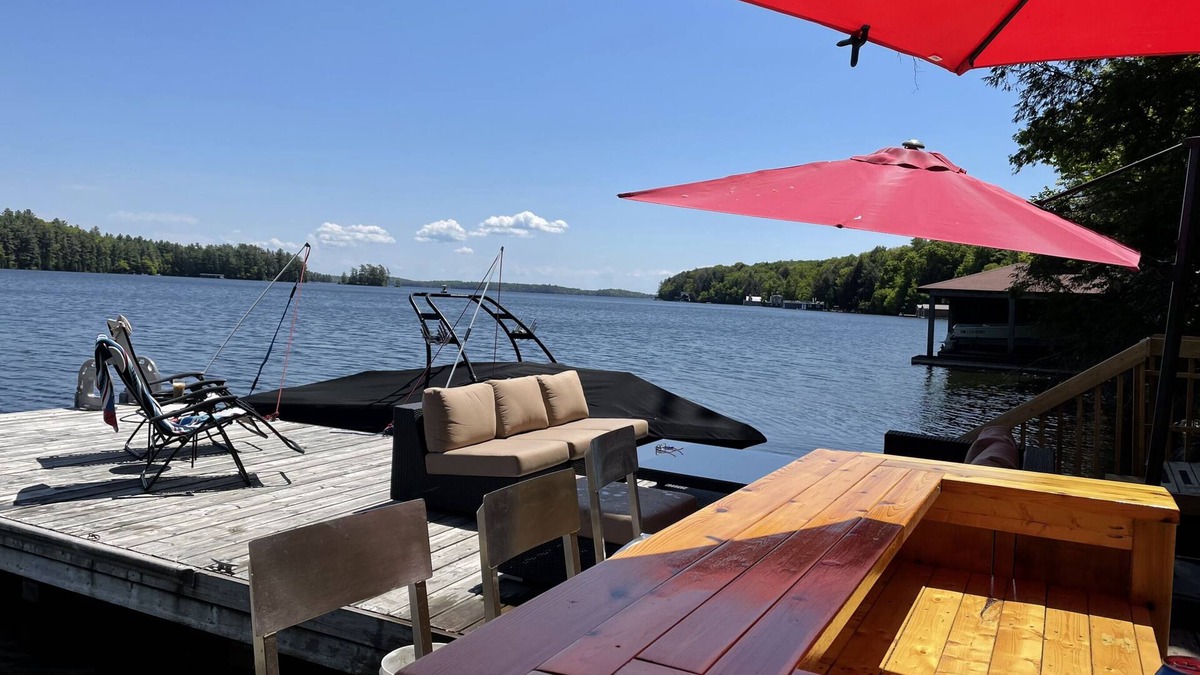 Seguin Cottage | Four Season Lake Joe Family Cottage