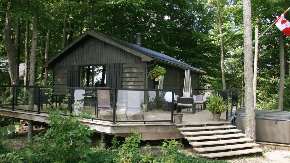 Grey Highlands Cottage | Four Season Waterfront Cottage on Lake Eugenia