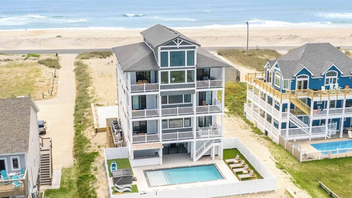 Hatteras House | Four Seasons 11 Bedroom Oceanfront and Soundfront Home in Hatteras
