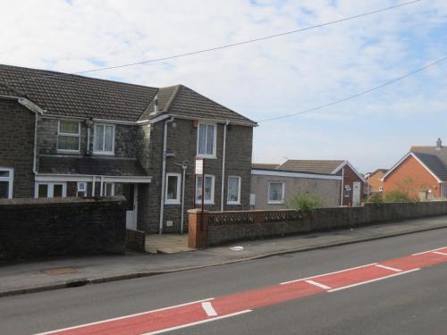 Pembrey Bed & Breakfast | Four seasons Guest House