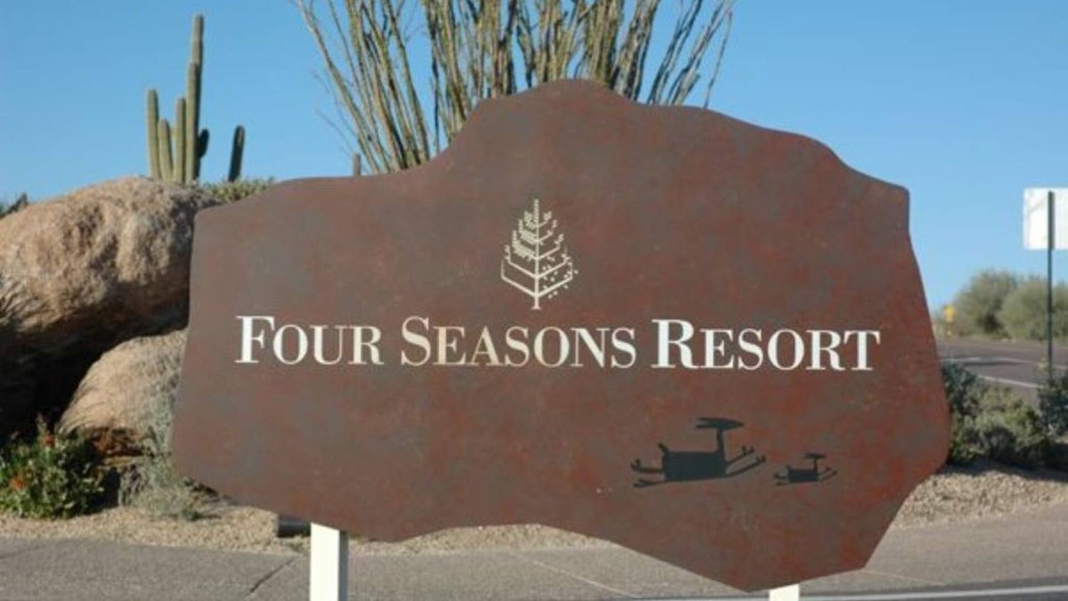 Troon North Resort | Four Seasons Scottsdale Two Bedroom October 31 - November 7, 2021 $3,795